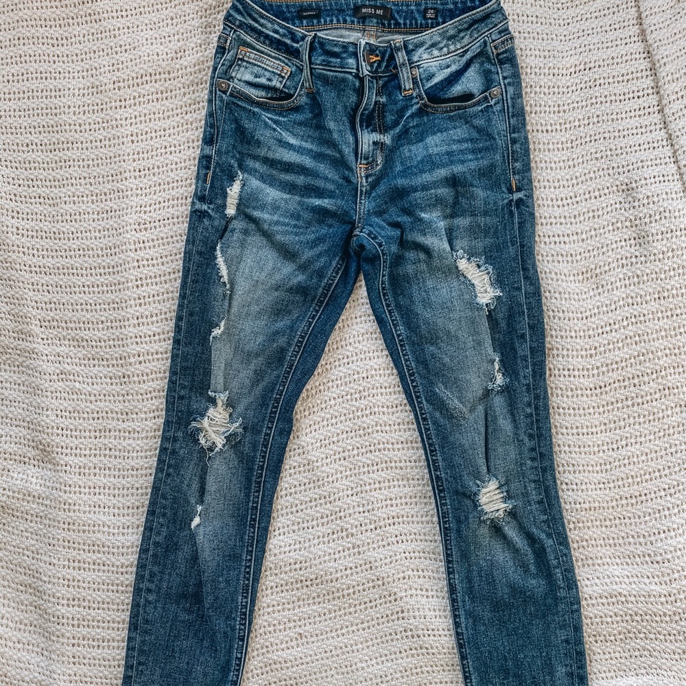 Miss Me ripped skinny jeans!!